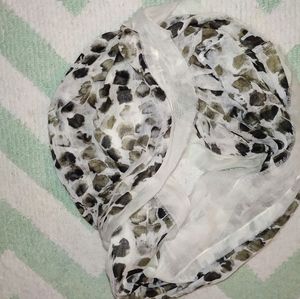 Simply Vera Wang infinity scarf